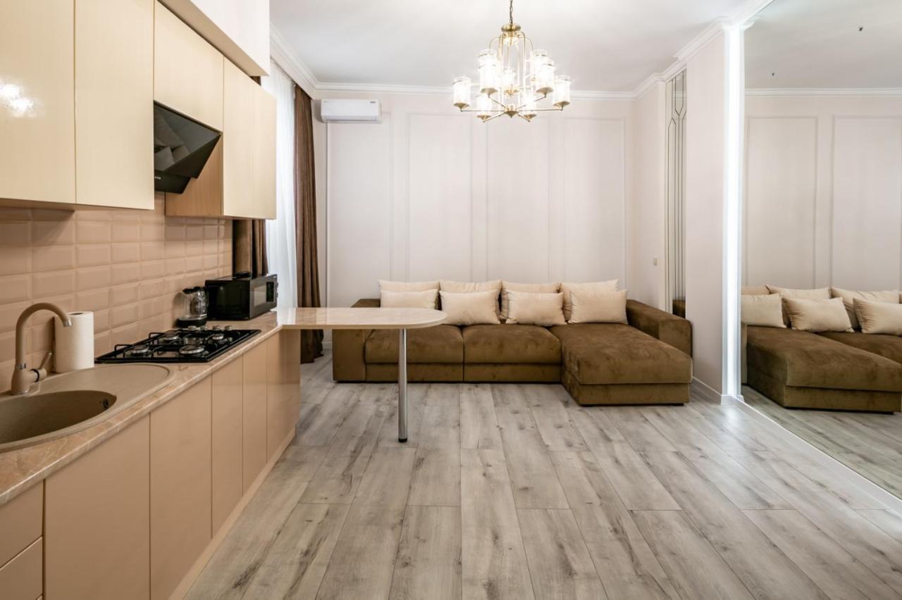 Avangard Deluxe Art Apart Apartment Lviv Luaran gambar